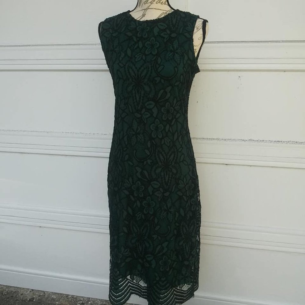 Sharagano Lace Overlay Holiday Sheath Dress Sz 4